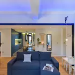 Modern Apartment For 13 Guests