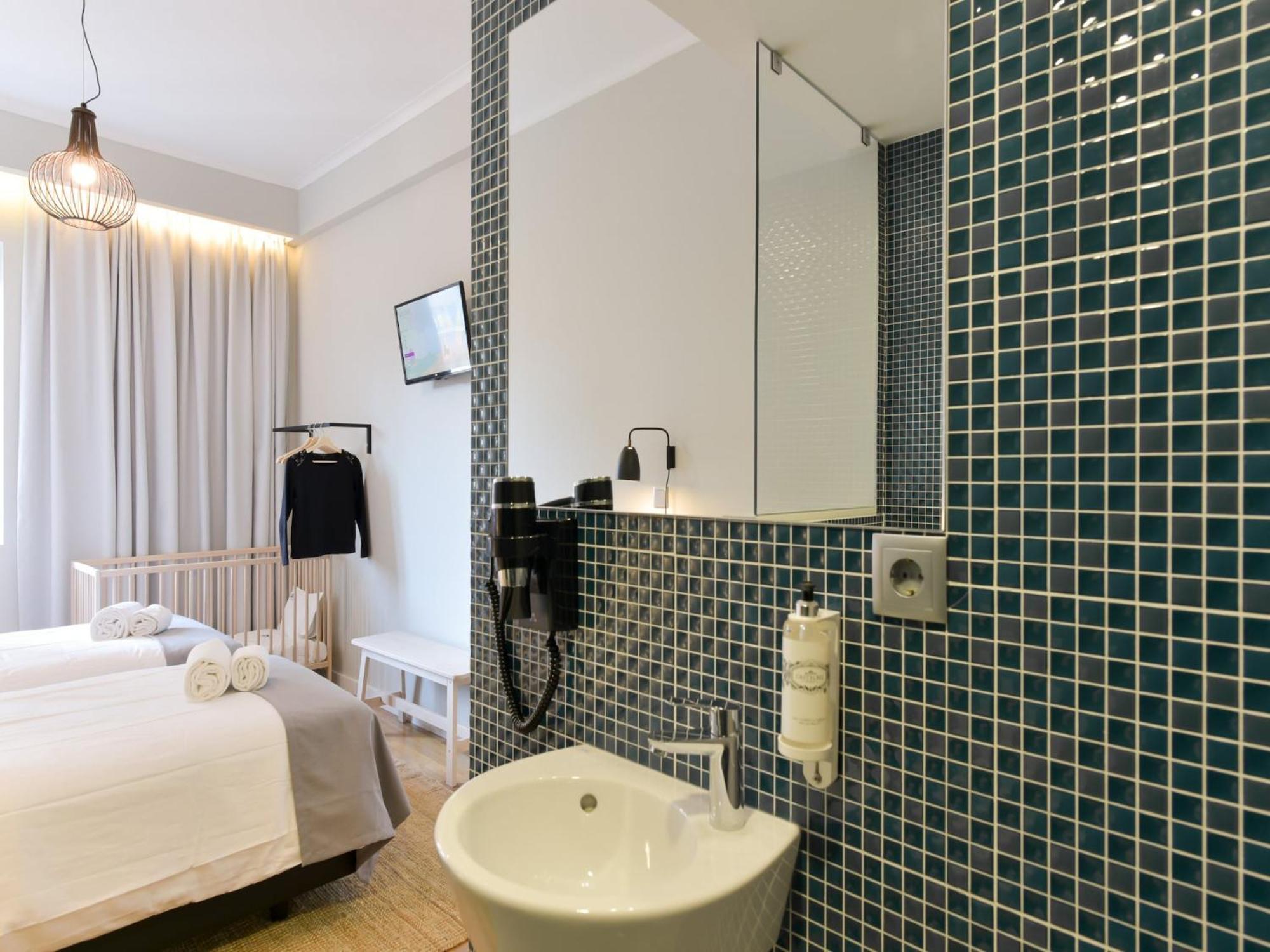 Modern For 13 Guests * Porto
